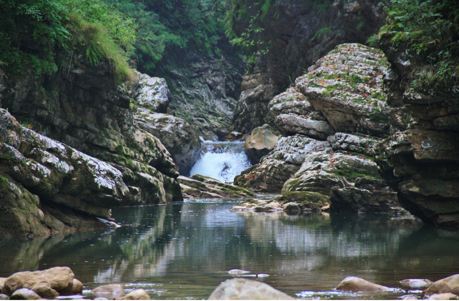 Водопадик на Курджипсе