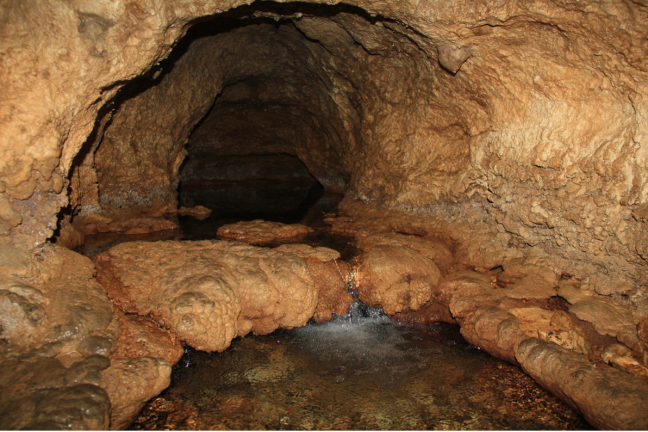 Монахова Пещера